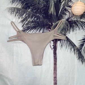 Cheeky bikini bottoms